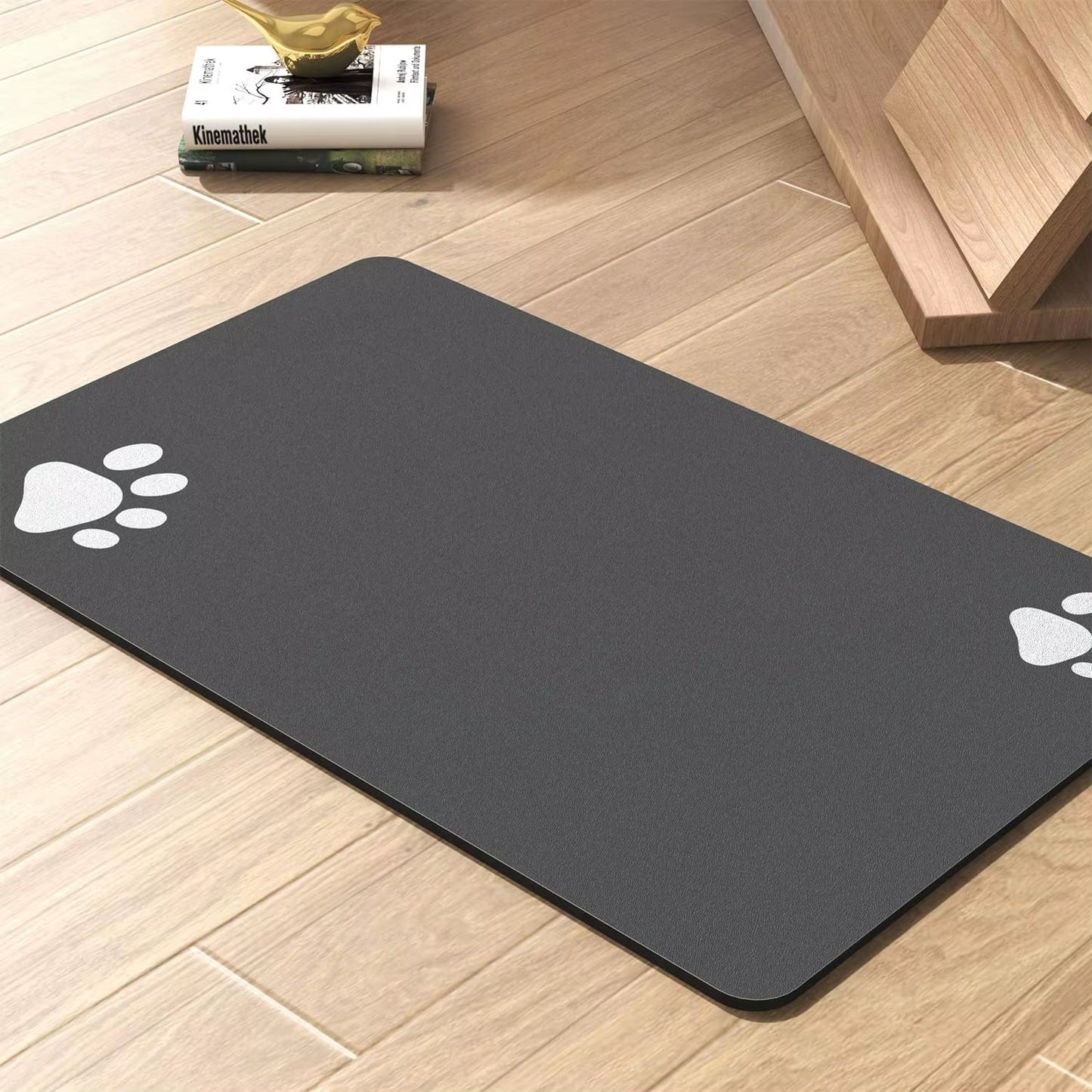 Quick-Dry Pet Feeding Mat – Waterproof Placemat with Non-Slip Backing.