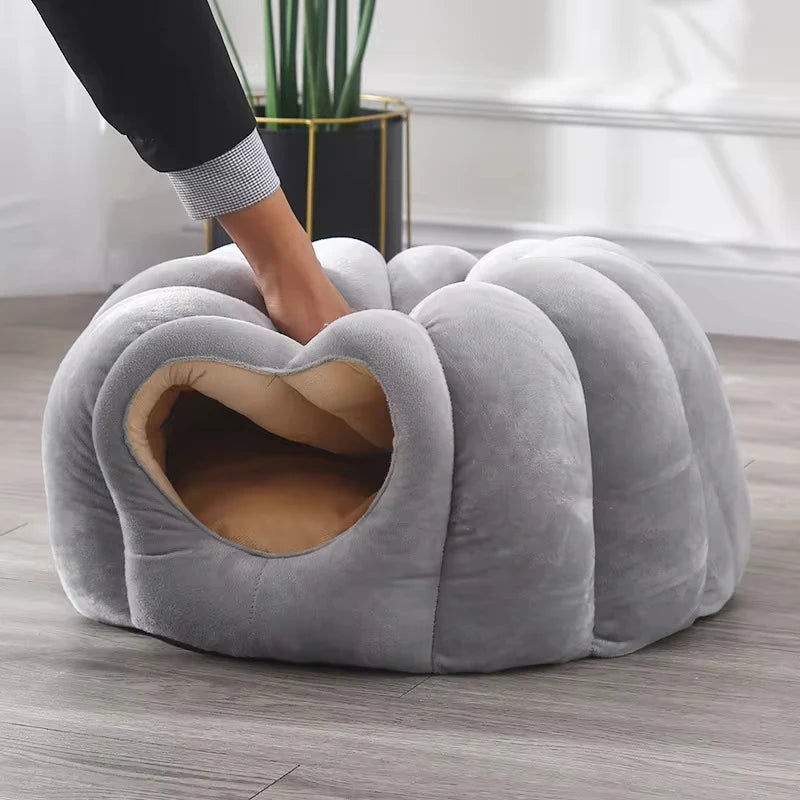 Enclosed Cat Nest Winter Warm Cat Bed
